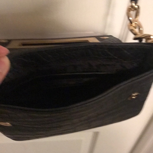 Micheal Kors crossbody purse - Picture 4 of 7